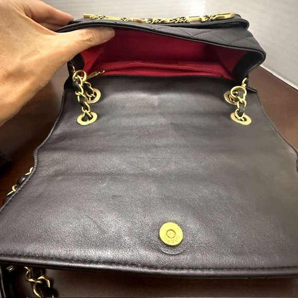 CHANEL Medium Quilted Logo Enchained Flap Bag Calfskin includes dustbag / box - Picture 16 of 16